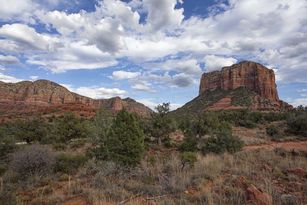 Sedona is surrounded by scenery just like this!