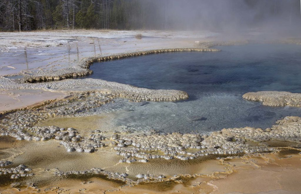 Solitary Geyser was probably the highlight of my day! Look at the cool formations on the edges!