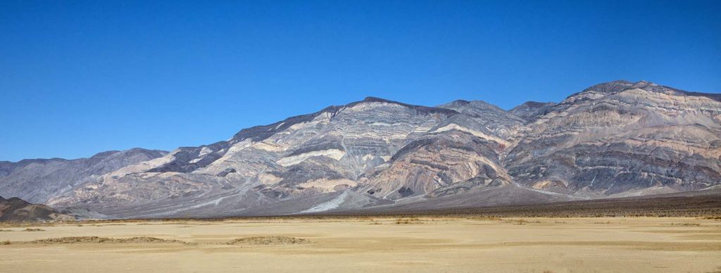 I admired this mountain yesterday and since I was not driving could finally take a photo of it today! The colors and patterns are unbelievable.